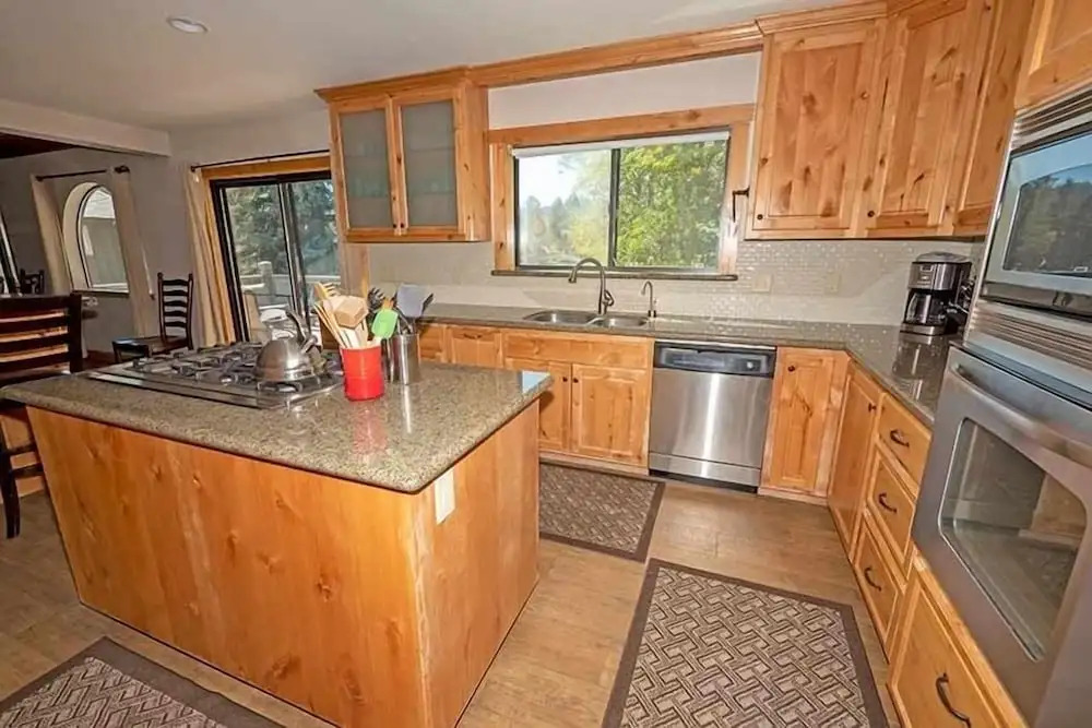 596 Danube Drive 3 Bedroom Home by RedAwning