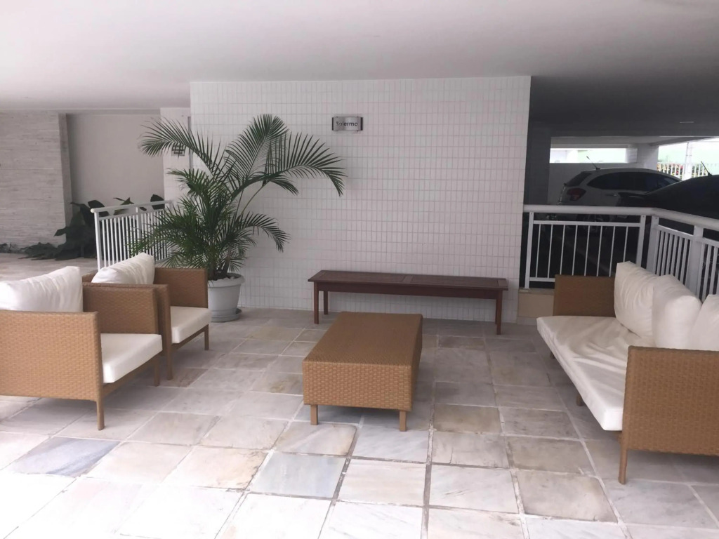Apartamento 3 Quartos em Frente à Praia do Forte