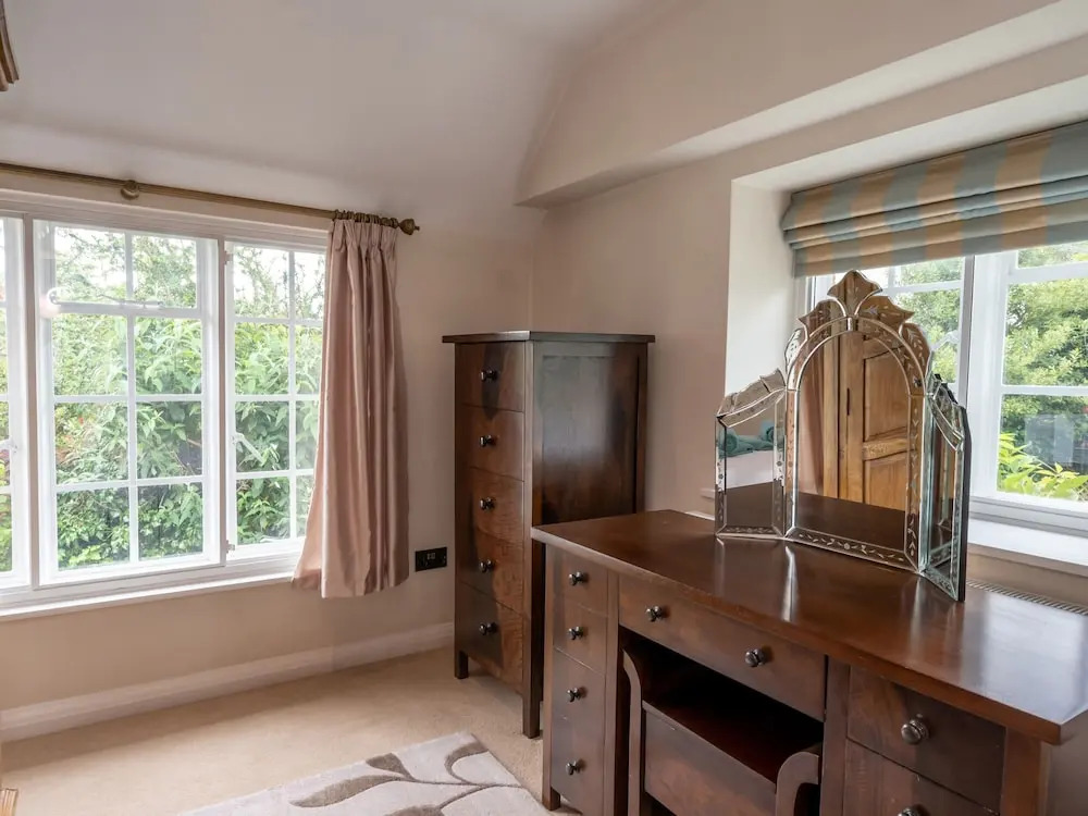 Cowdray Lodge B&B rooms
