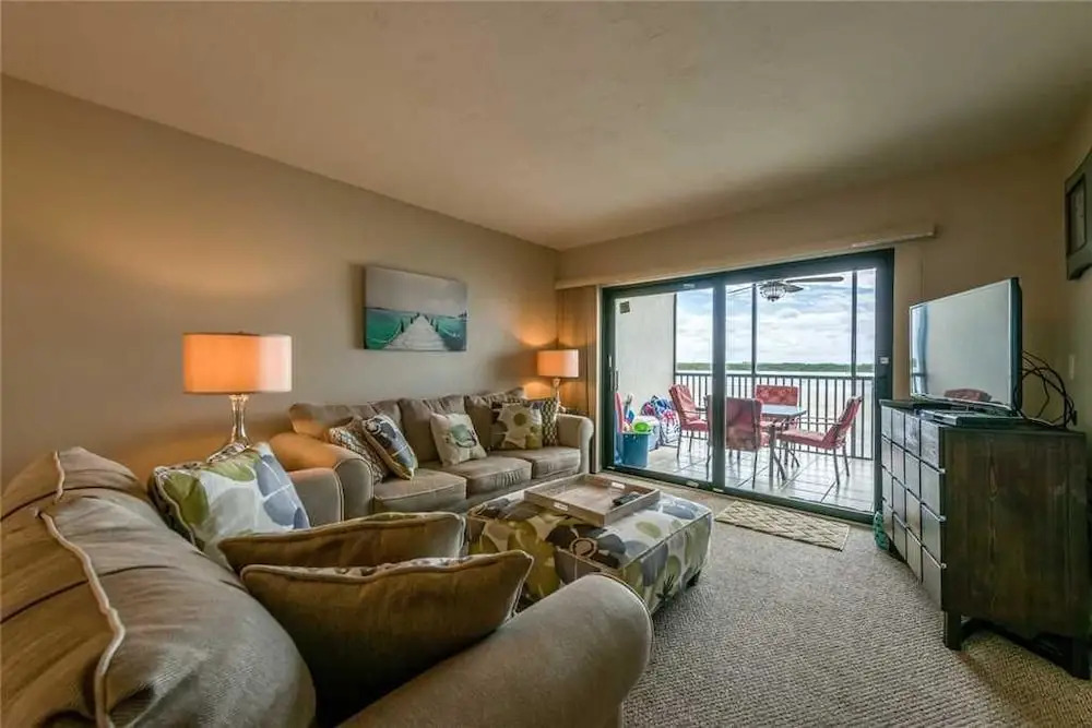 Carlos Pointe 333 - Two Bedroom Condo