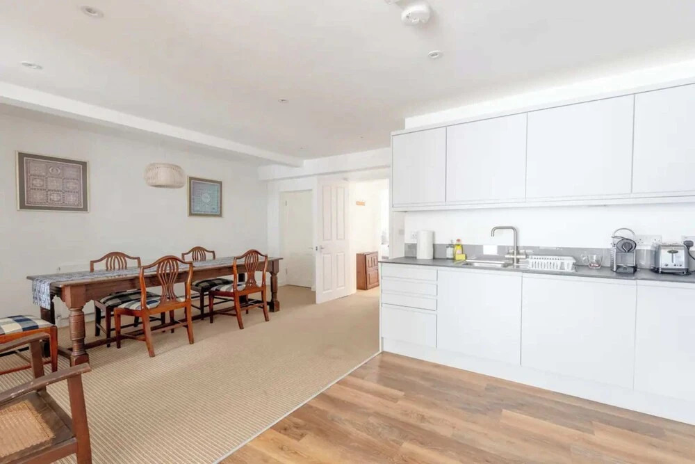 Beautifully Refurbished 2BD Flat- Clapham