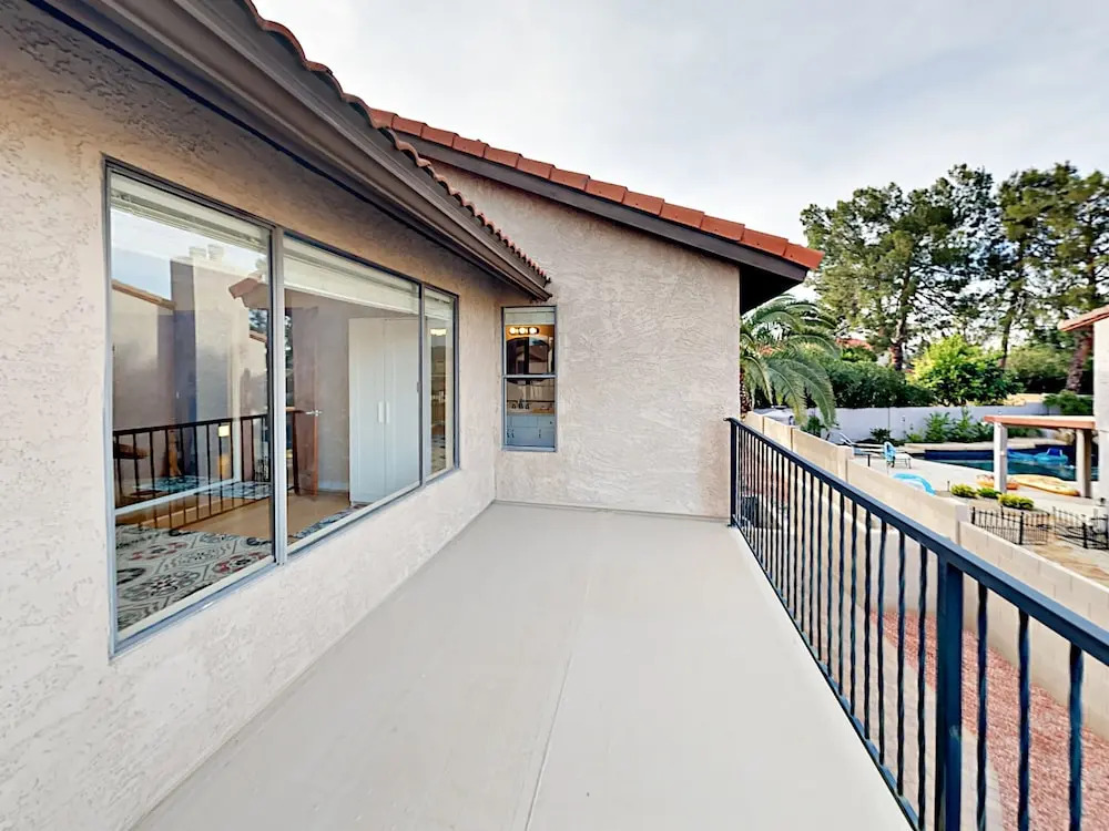 Inviting Central Scottsdale Stunner - 5 Br Home