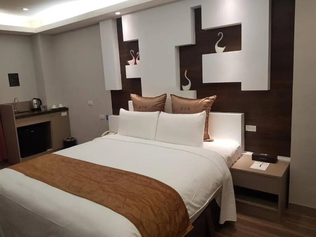 Golden Sands Motel