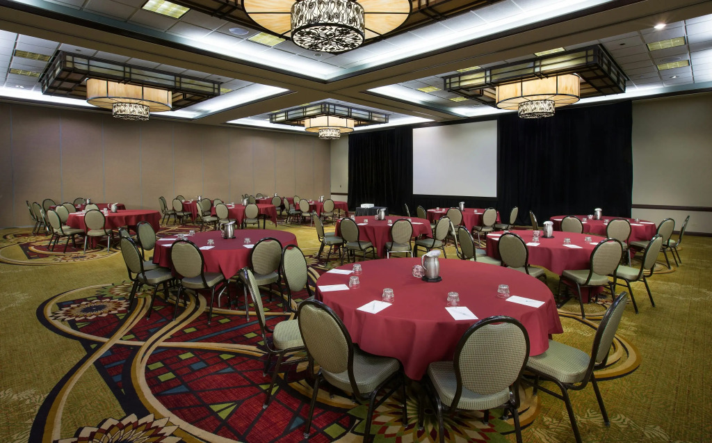 Embassy Suites by Hilton Chicago OHare Rosemont