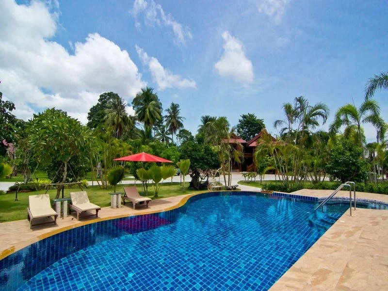 Bueng Bua Thong Resort