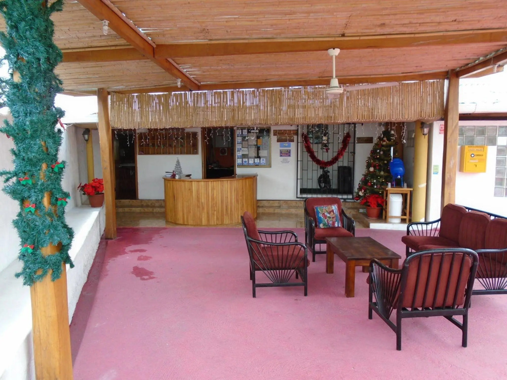 Hotel Pelican Bay Inn