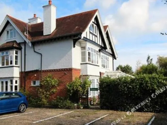 Little Hayes, Lyndhurst
