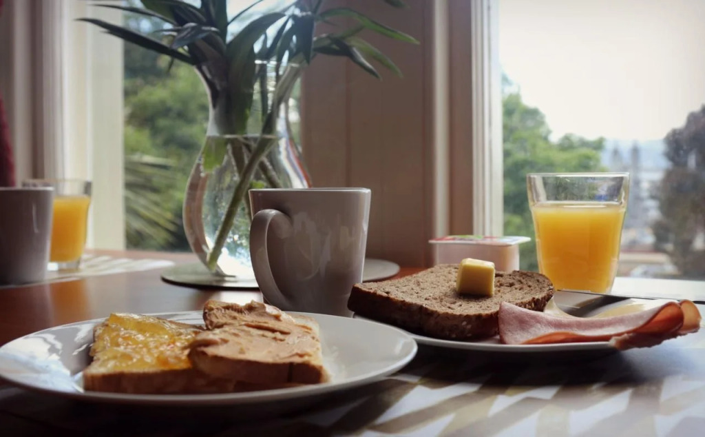 Hulmes Court Bed And Breakfast