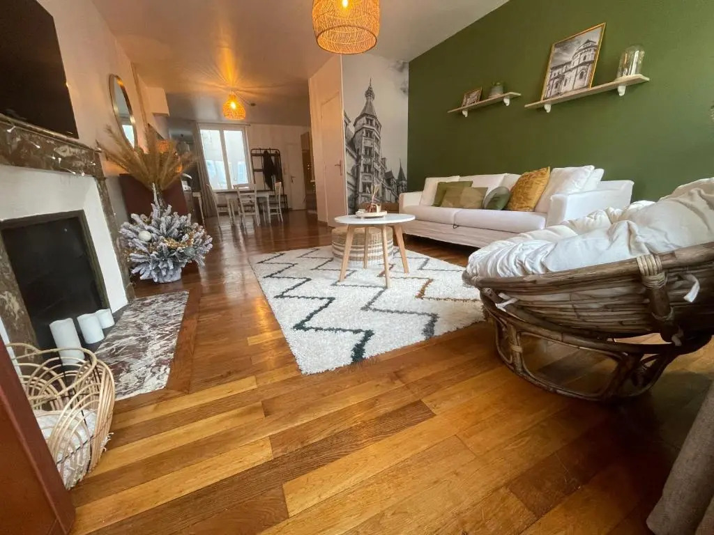 Appartement exclusif de 65 m2 en coeur de ville avec parking, accès inclus à salle de sport de 2000m2, Sauna & Hammam