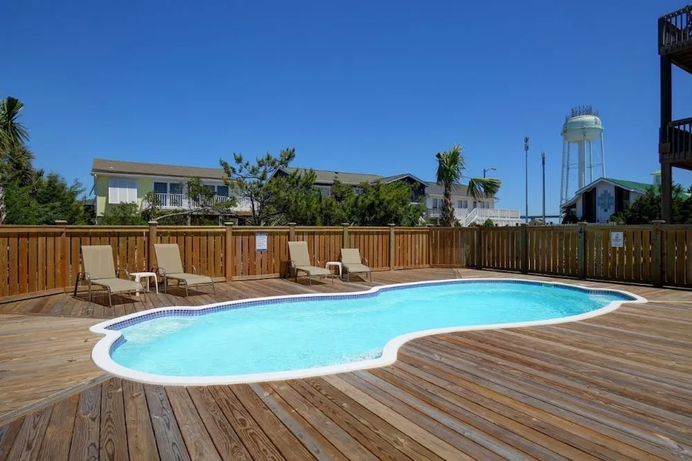 Absolute Paradise 5 Bedroom Home by RedAwning