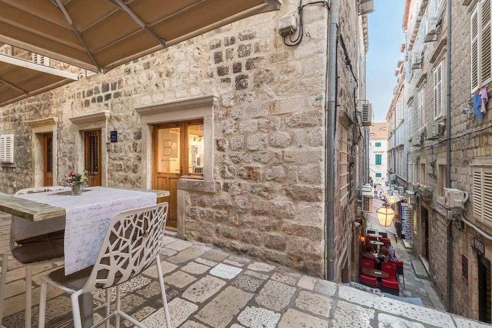 Apartments & Rooms Perla
