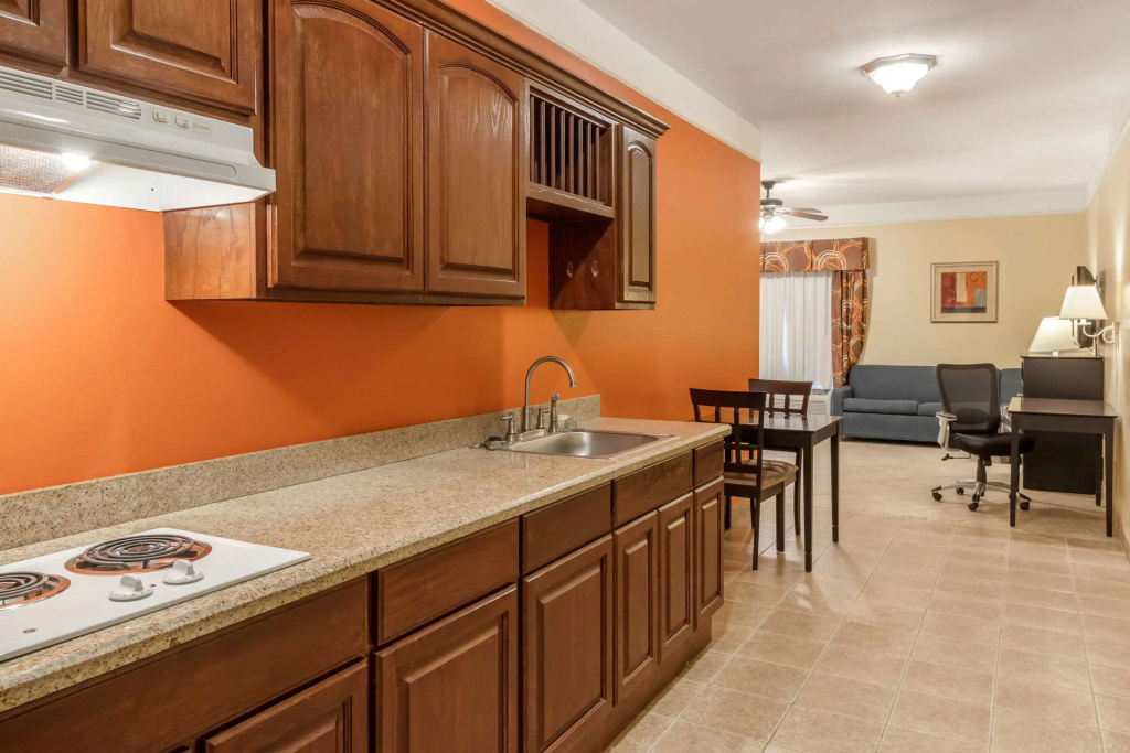 Quality Inn & Suites at The Outlets Mercedes-Weslaco