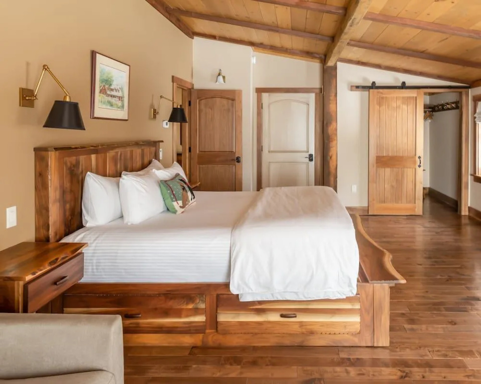 Seesaws Lodge