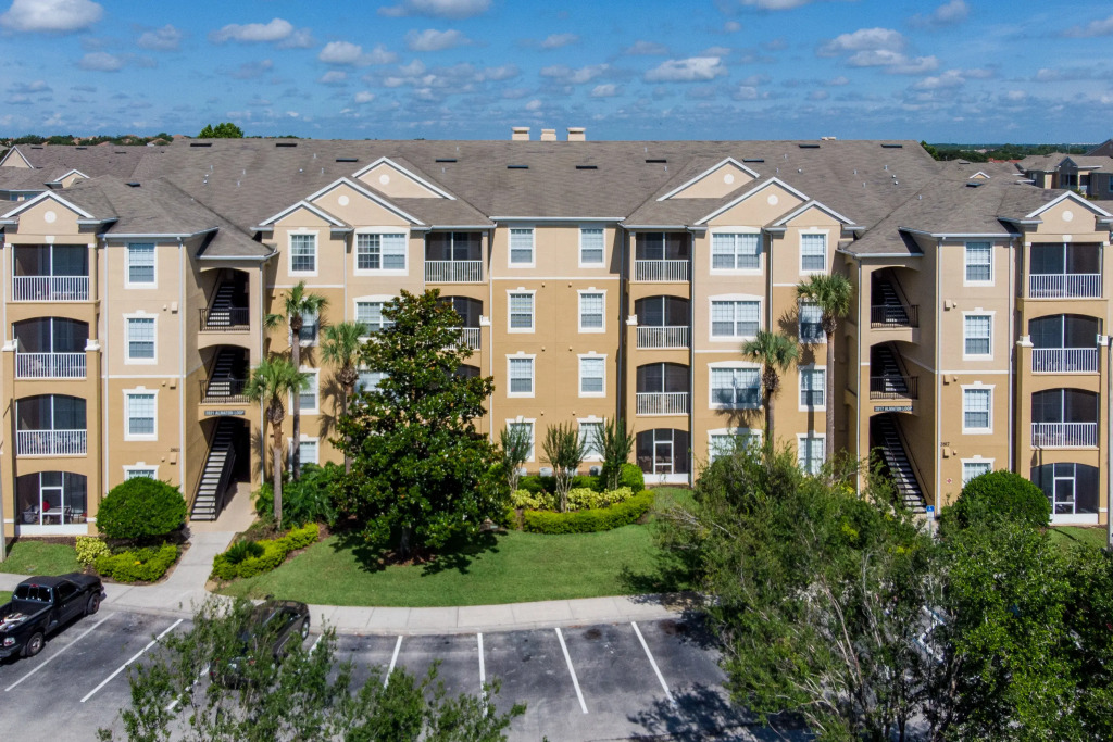 3 Bedrooms 3 Bathrooms Windsor Hills 7662 Sr