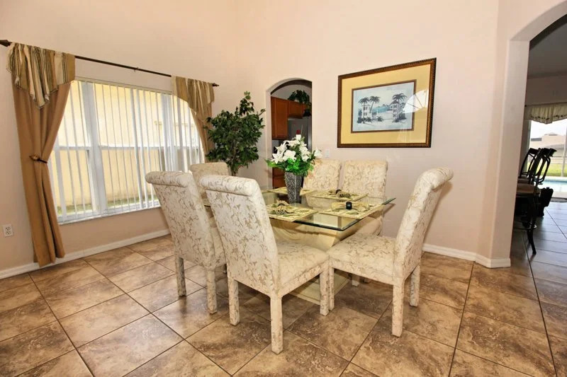 4 Bedrooms Home with Private Pool by RedAwning