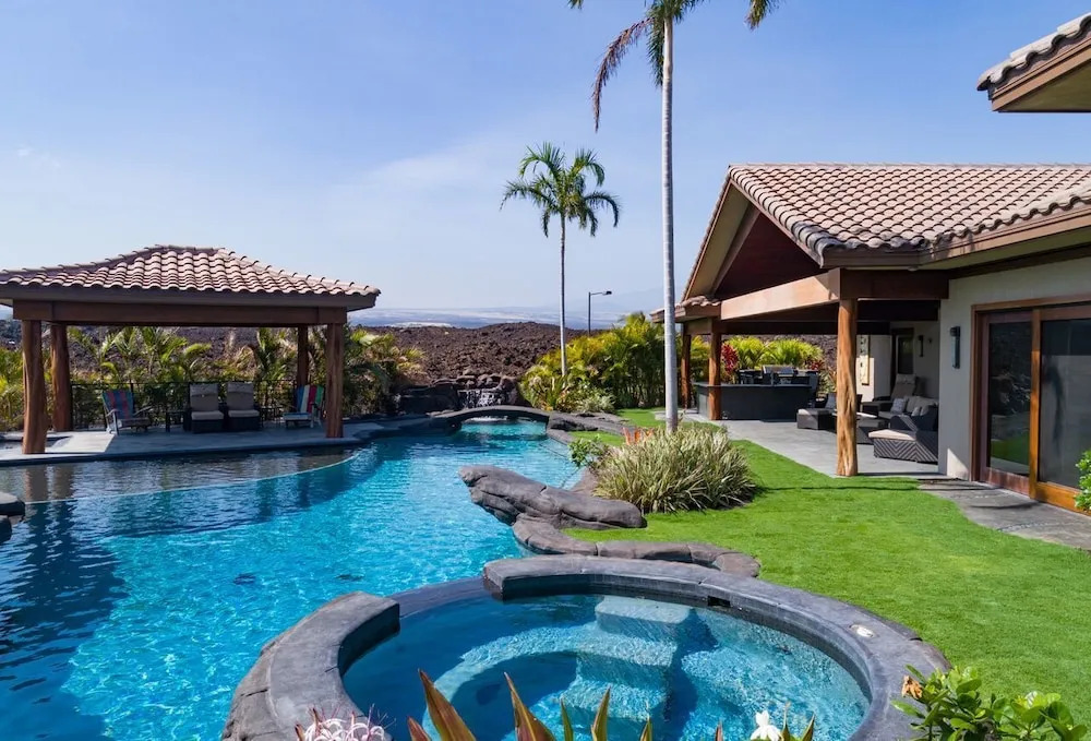 Blue Lagoon 7 Bedrooms 5 Bathrooms Home