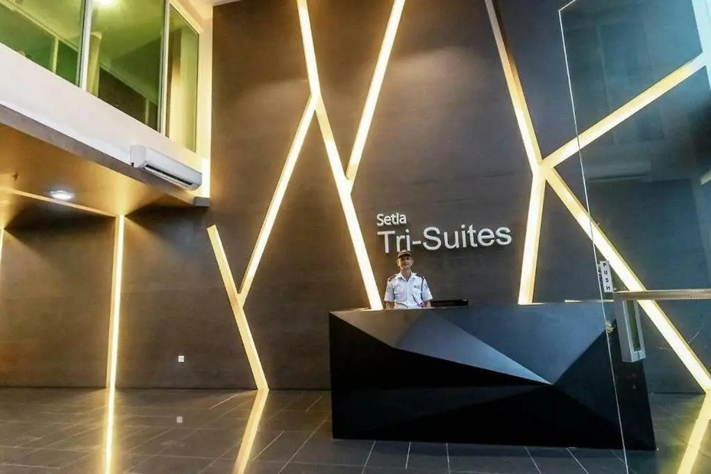 Setia Tri-Suite