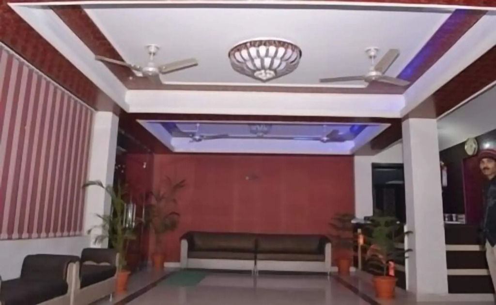 Hotel O Gayatri Palace
