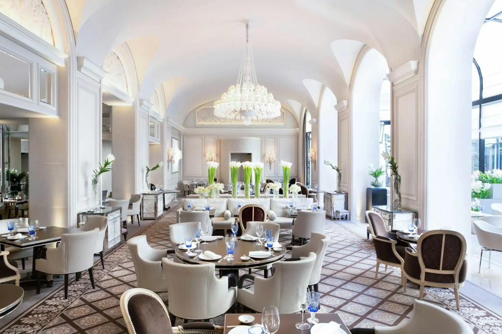 Отель Four Seasons George V