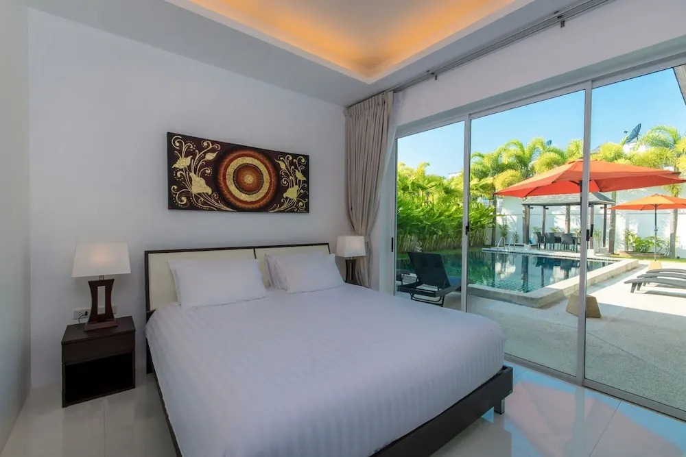 Kamala Contemporary 3 Bedrooms Pool Villa
