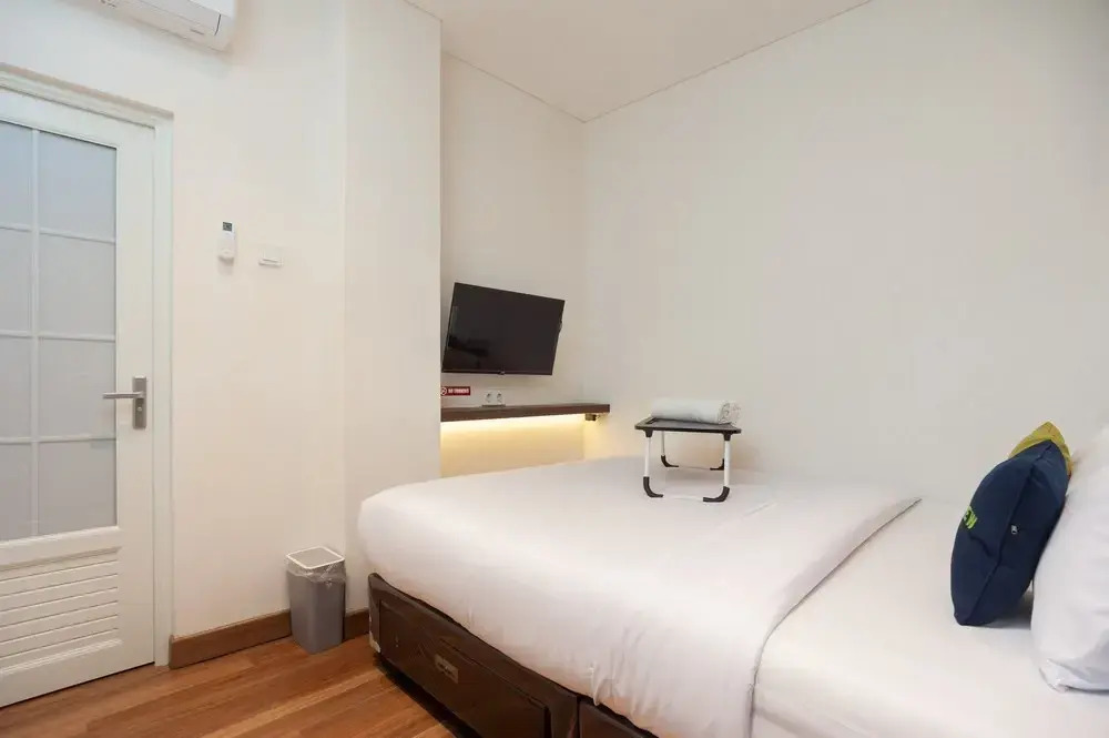 Urbanview Hotel Groovy Inn Tangerang