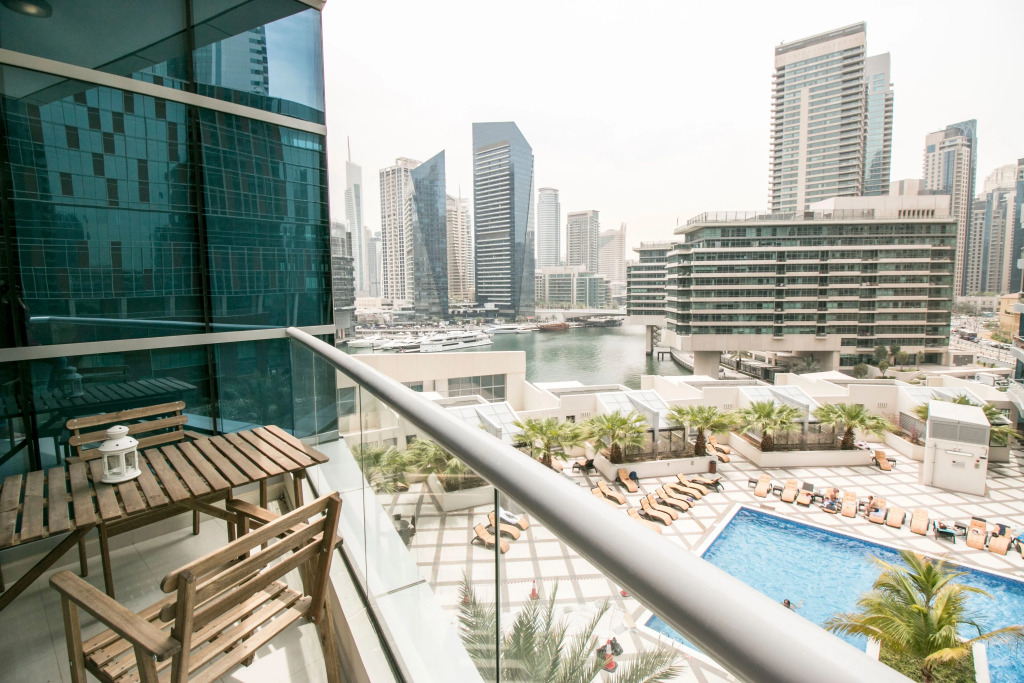 Stylish Apt In Heart Of Marina 5' Walk To Beach