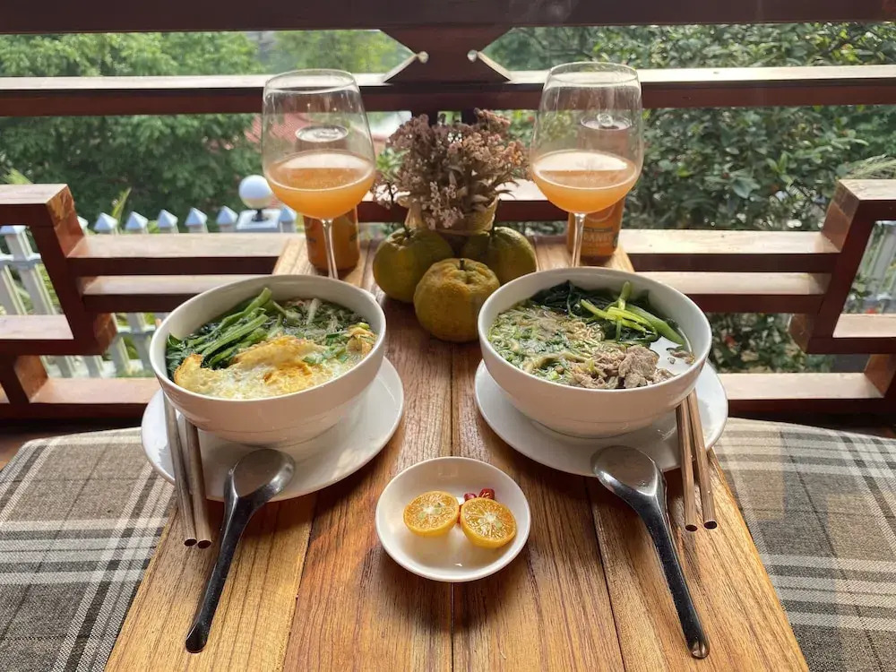 Khu du lịch sinh thái Cỏ Lau Village
