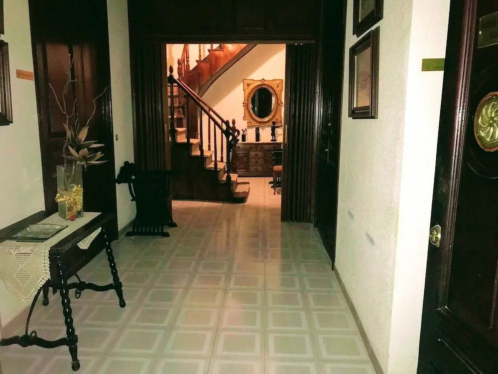 Hostal Marqués del Campo - Hostel