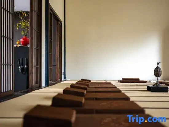 Mountain Breeze as the Vein. Forest Private Hot Spring Outdoor Themed Homestay