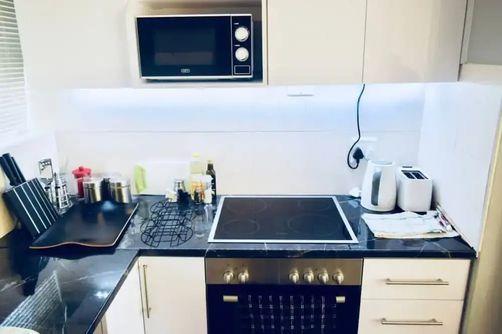 Studio Apartment With Balcony in Green Point