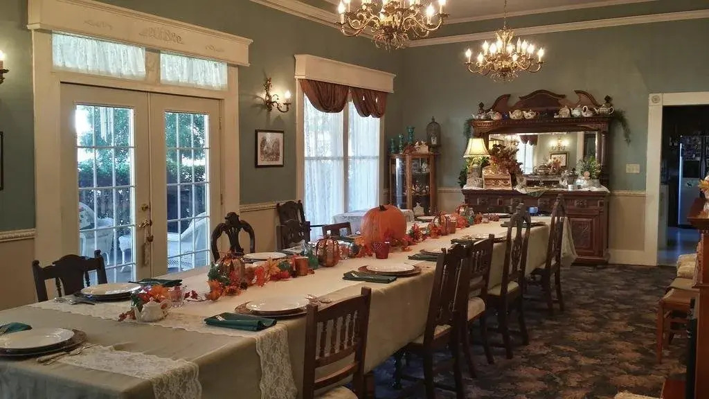 Swann Hotel Bed & Breakfast