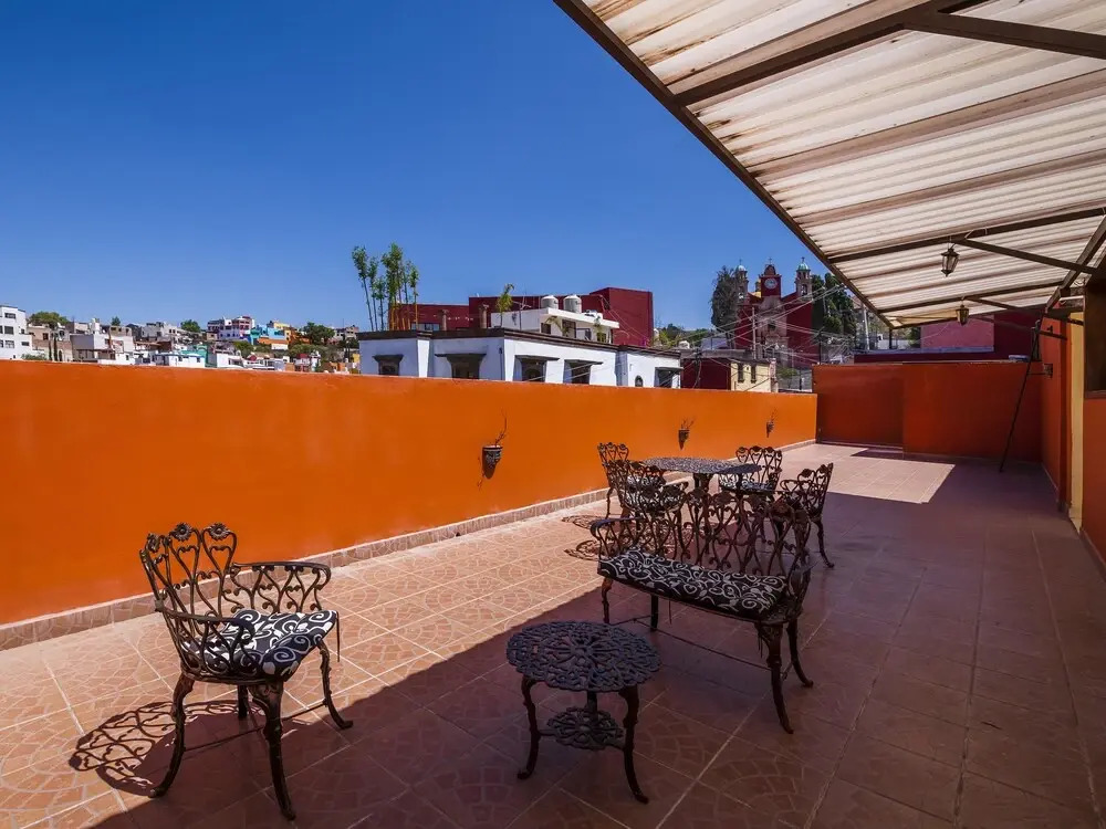 Capital O Las Calzadas Hotel & Suites