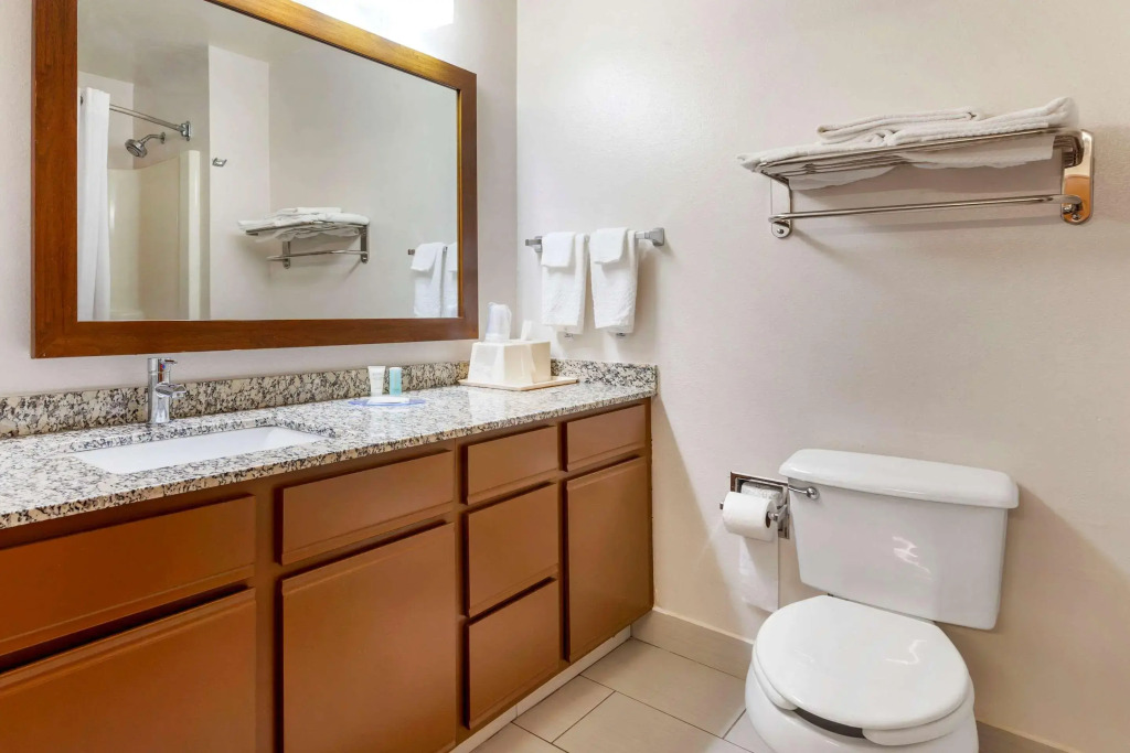 MainStay Suites Dubuque at Hwy 20