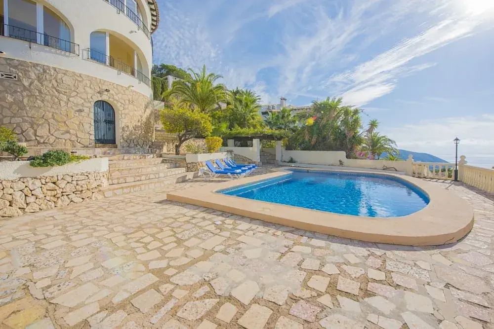 Villa - 5 Bedrooms with Pool, WiFi and Sea views - 104968