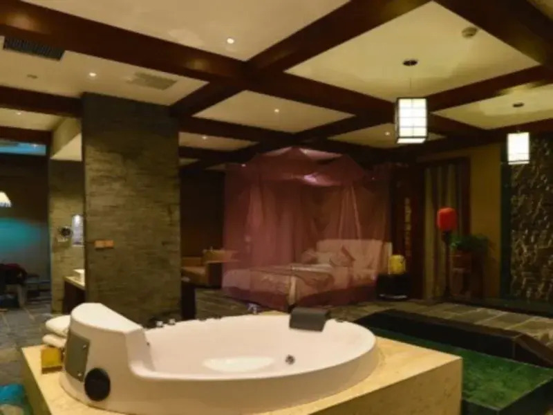 Linghang International Hotel