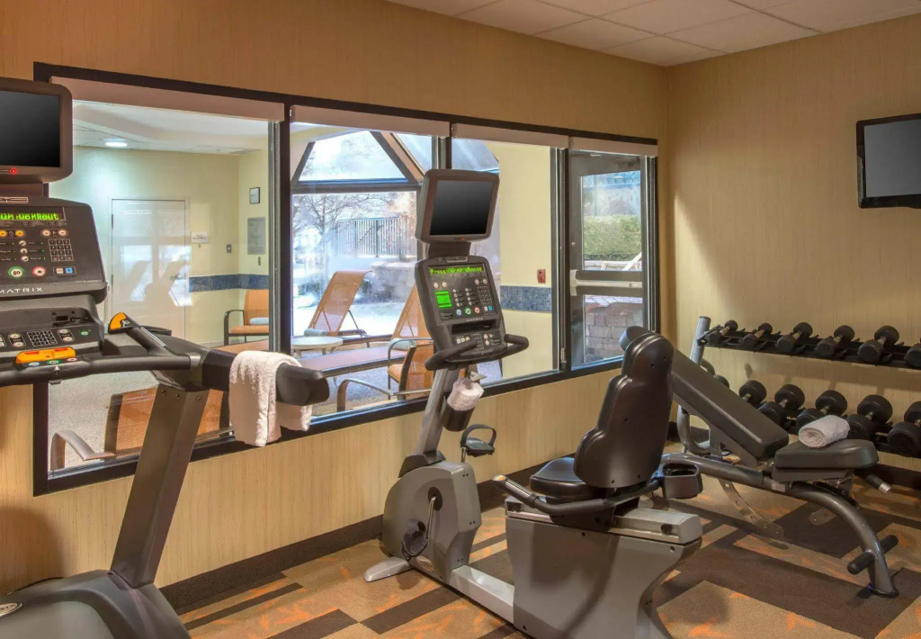 Courtyard by Marriott Cleveland Beachwood