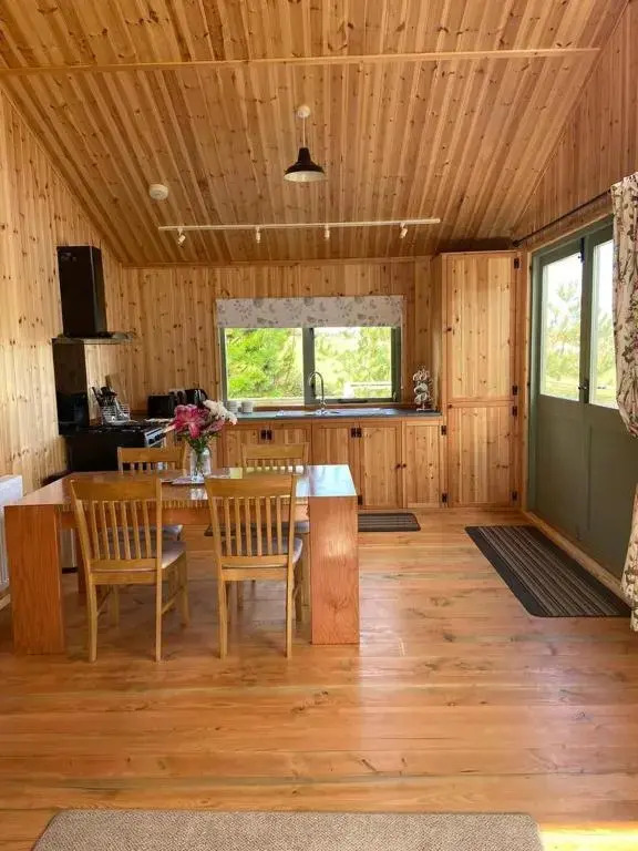 Rural Wood Cabin - less than 3 miles from St Ives