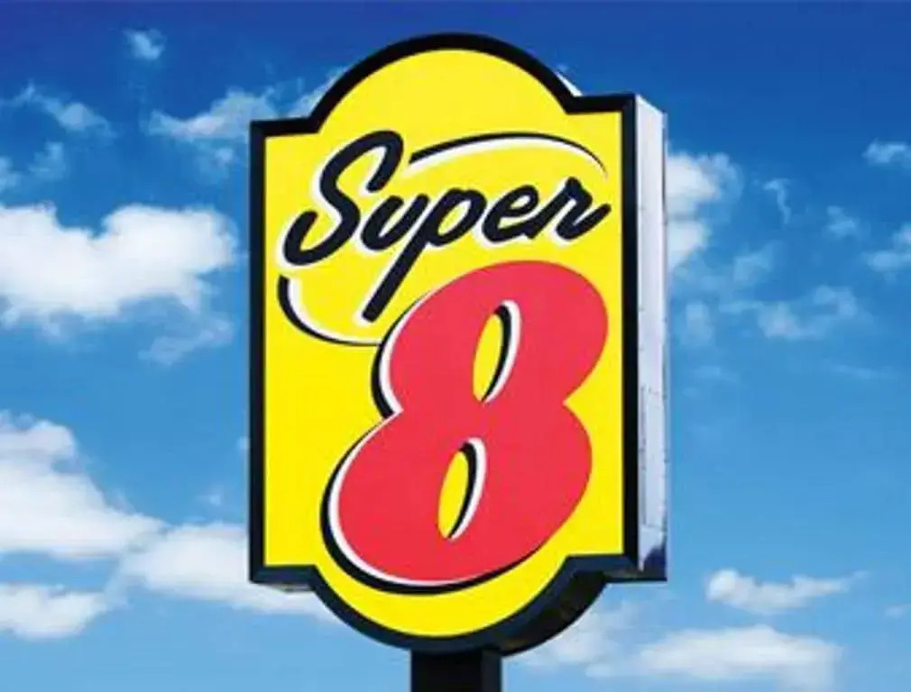 Super 8 by Wyndham Jinan Hua Long Lu