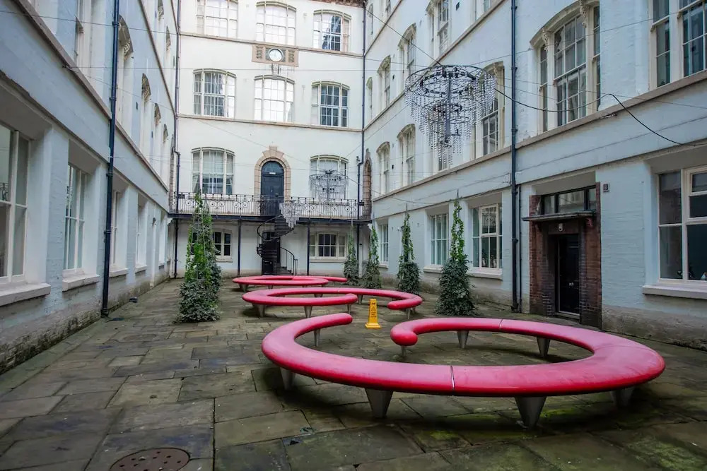 Stylish 93sqm 2 Bed Historical City Centre Flat