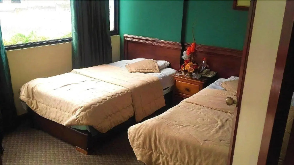 Colony Inn Hotel