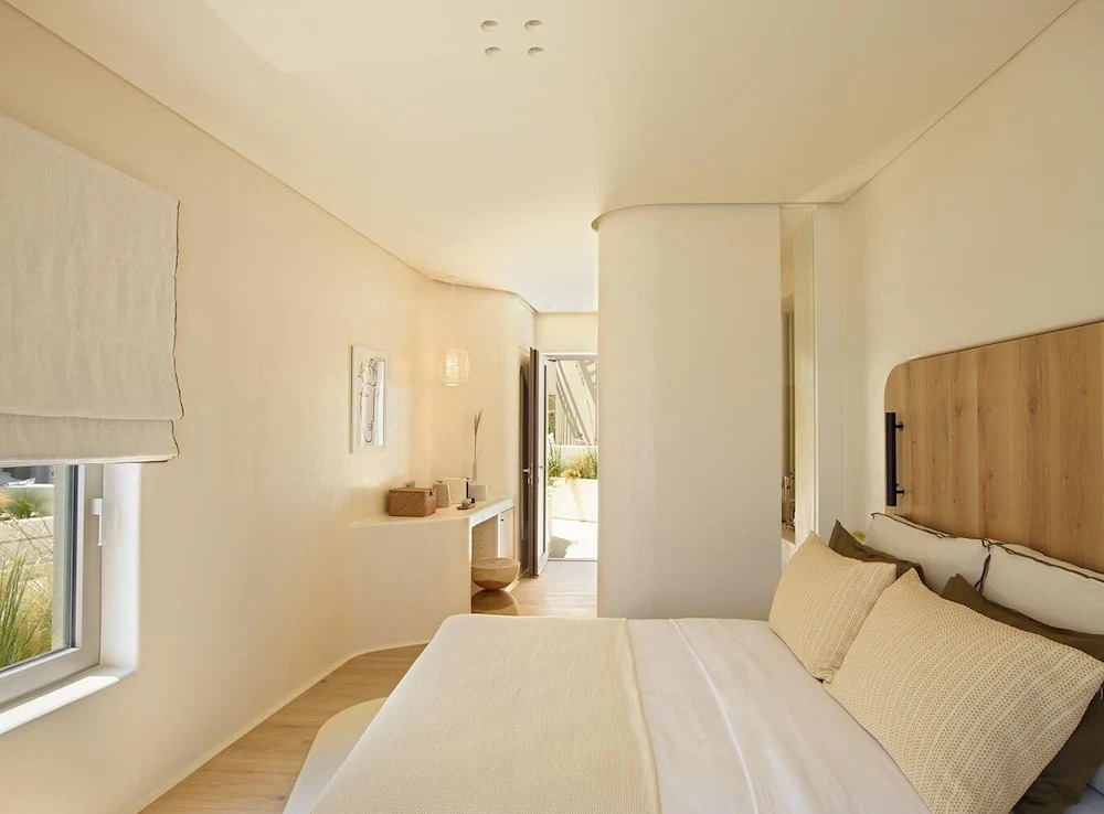 White Pebble Suites
