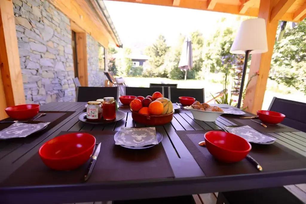Chalet de 4 chambres avec sauna jardin amenage et wifi a Valloire