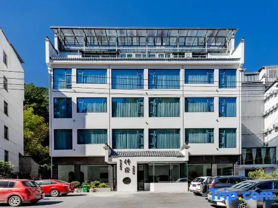 Qiansong Intelligent B&B