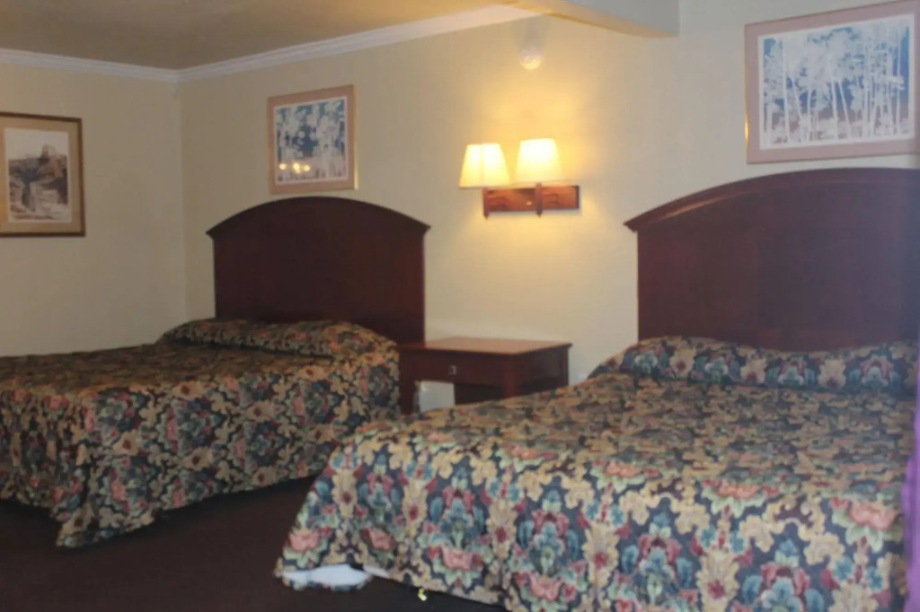 Ranch House Inn & Suites