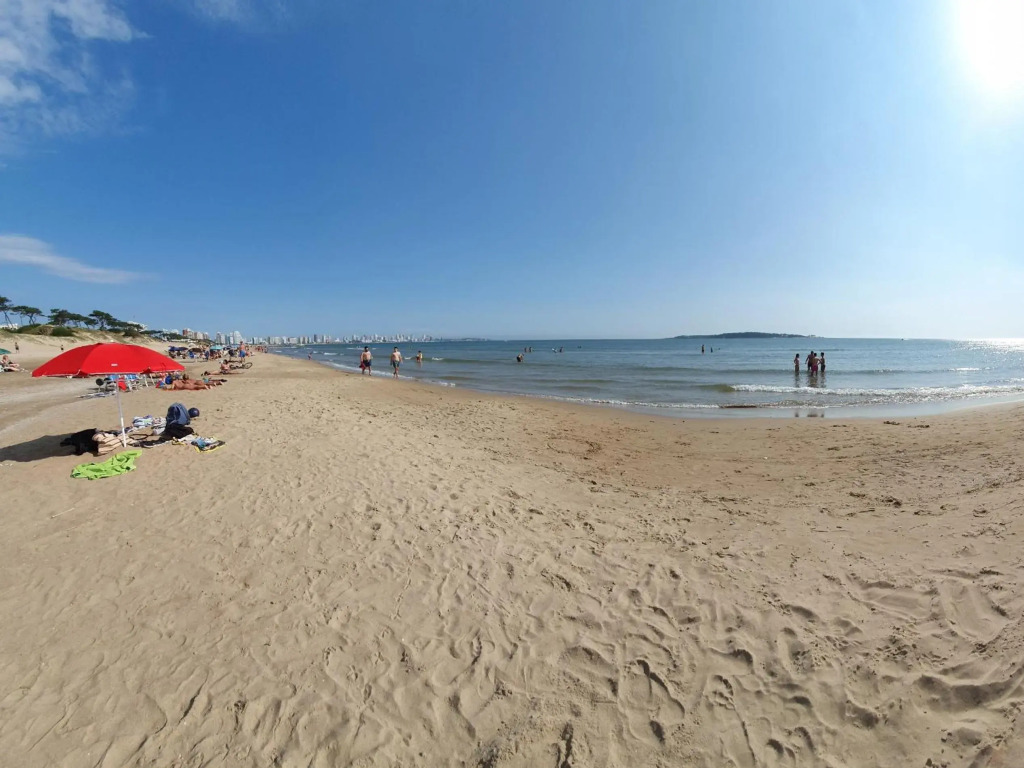 Casa a 1 cuadra de la playa en Punta del Este