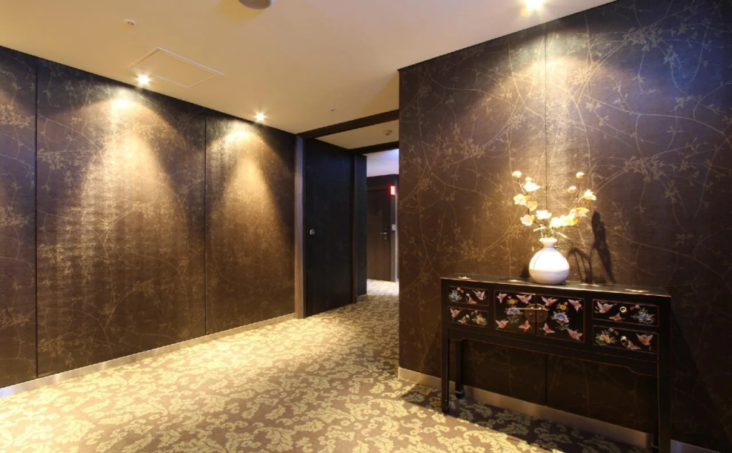Lonestar Hotel