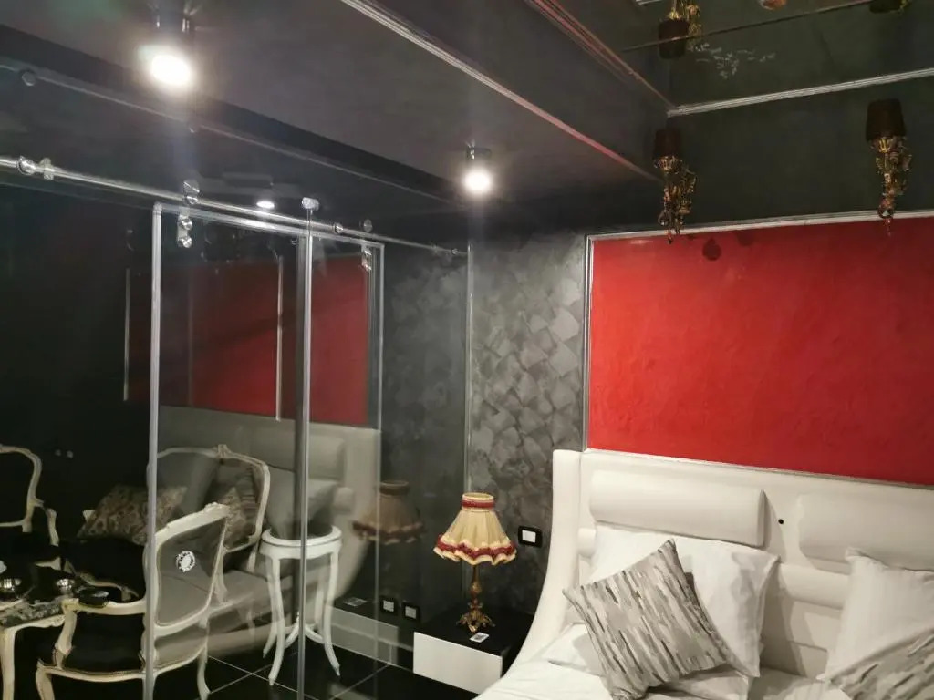 Chic Apartment 2