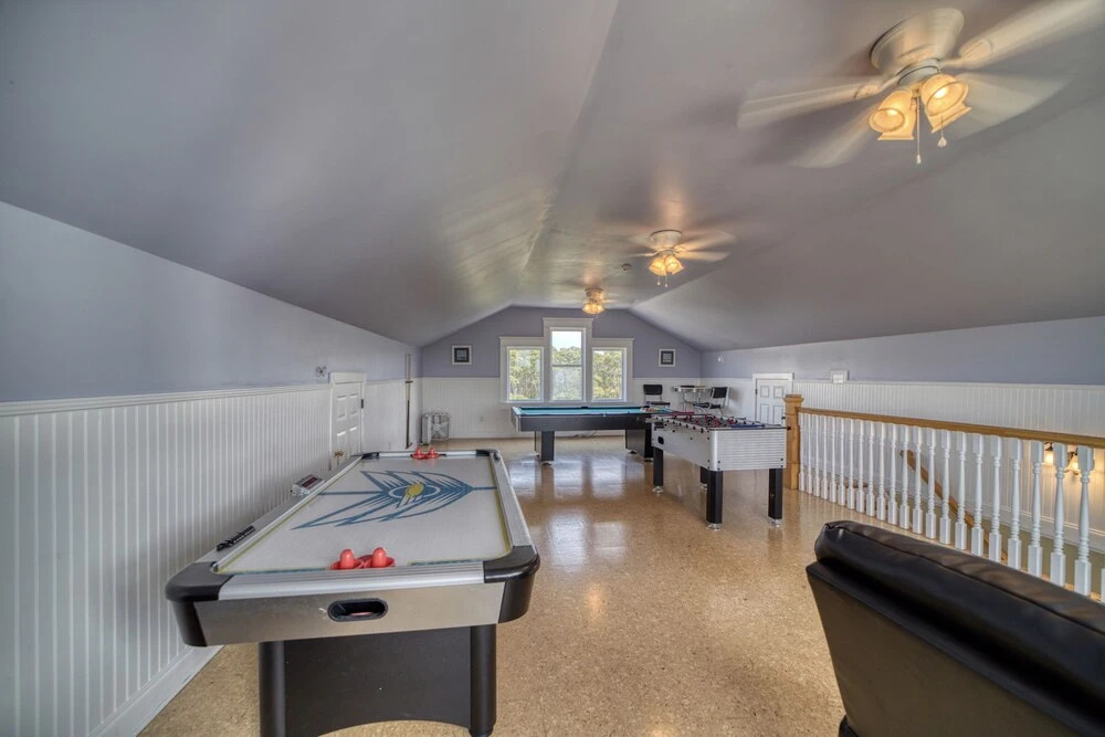 Purple Parrot - You Will Be Amazed At The Panoramic Island Views From The Third Floor Crows Nest! 4 Bedroom Home by RedAwning