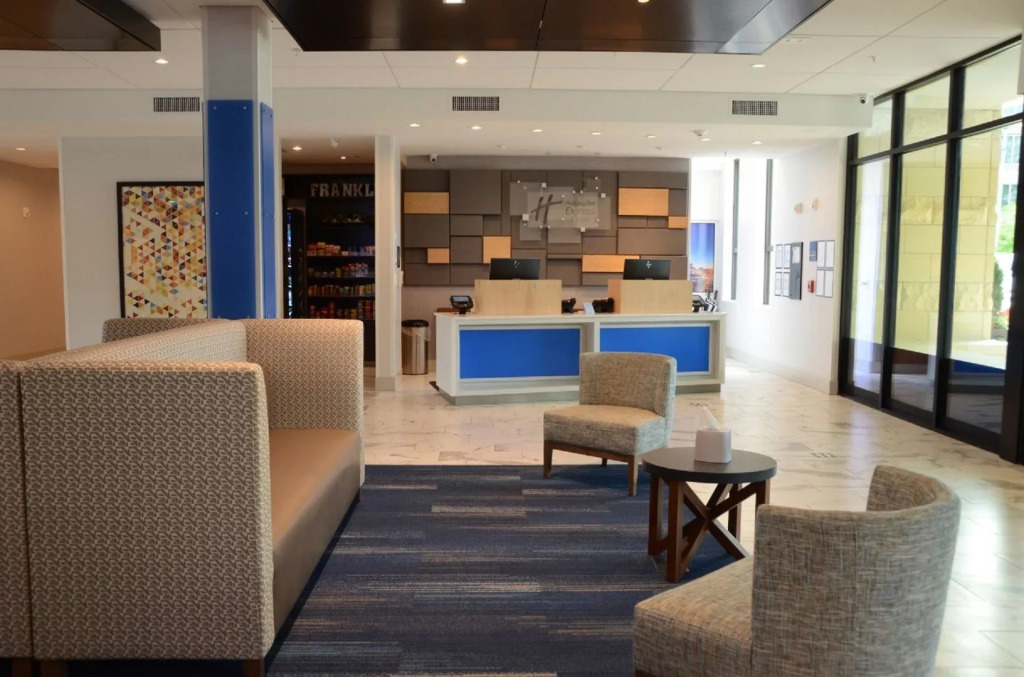 Holiday Inn Express & Suites Franklin - Berry Farms by IHG
