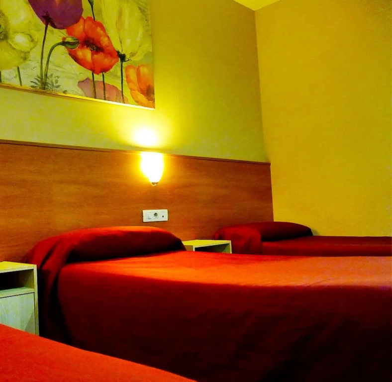 Hostal Drassanes